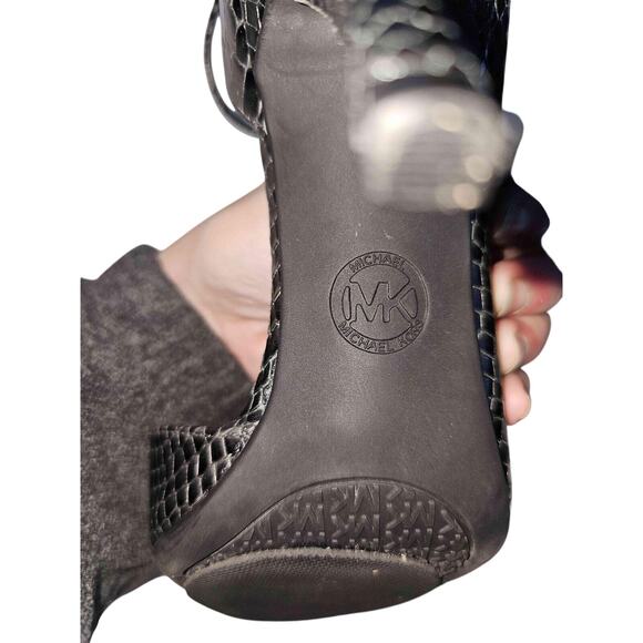 Michael Kors Black Snakeskin Pointed Toe Stiletto Heels Size 9M - Picture 9 of 9